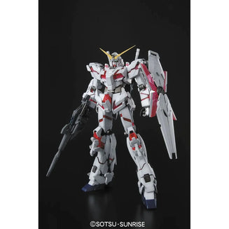 Bandai Hobby Gunpla Master Grade Model Kit: Mobile Suit Gundam - Unicorn Escala 1/100