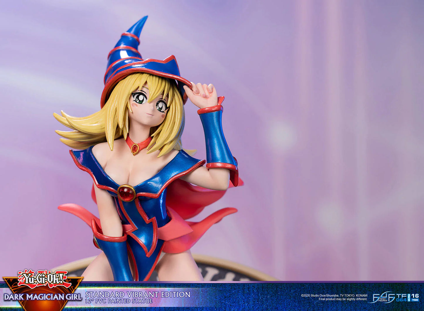 First 4 Figures: Yu Gi Oh - La Maga Oscura Estandar Color Variante 12 Pulgadas